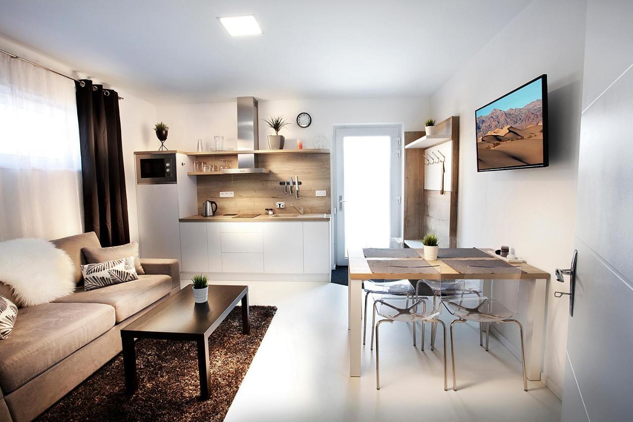 Apartmány Ladná Exterior foto